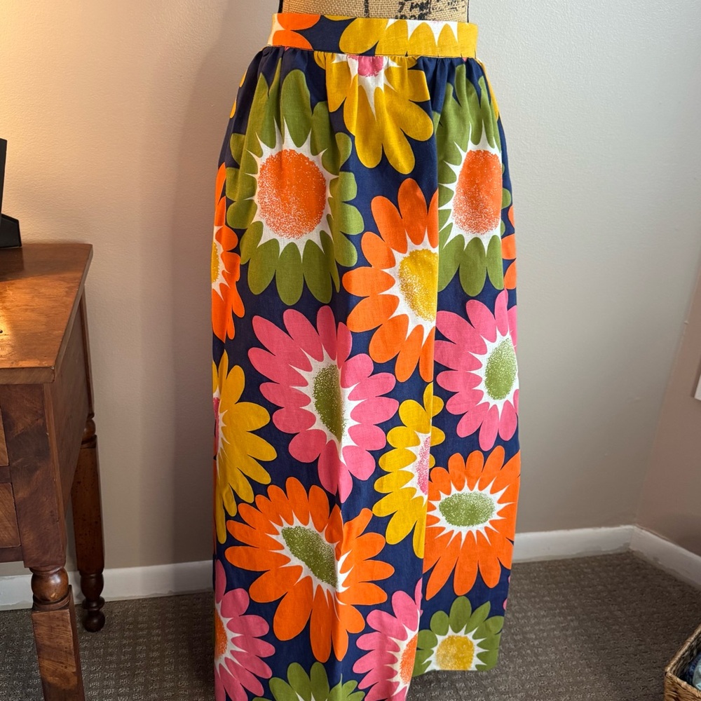 Vibrant Floral 70’s Vintage Maxi Skirt - Multicolor
